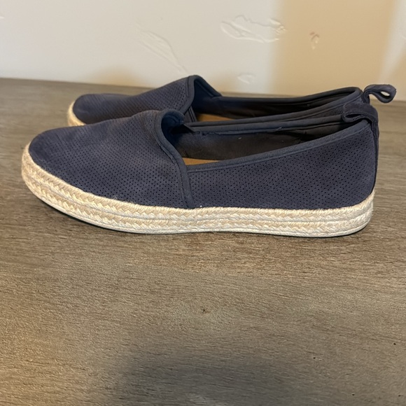 Collection by Clarks navy with cushion insoles. 8M - Picture 4 of 7